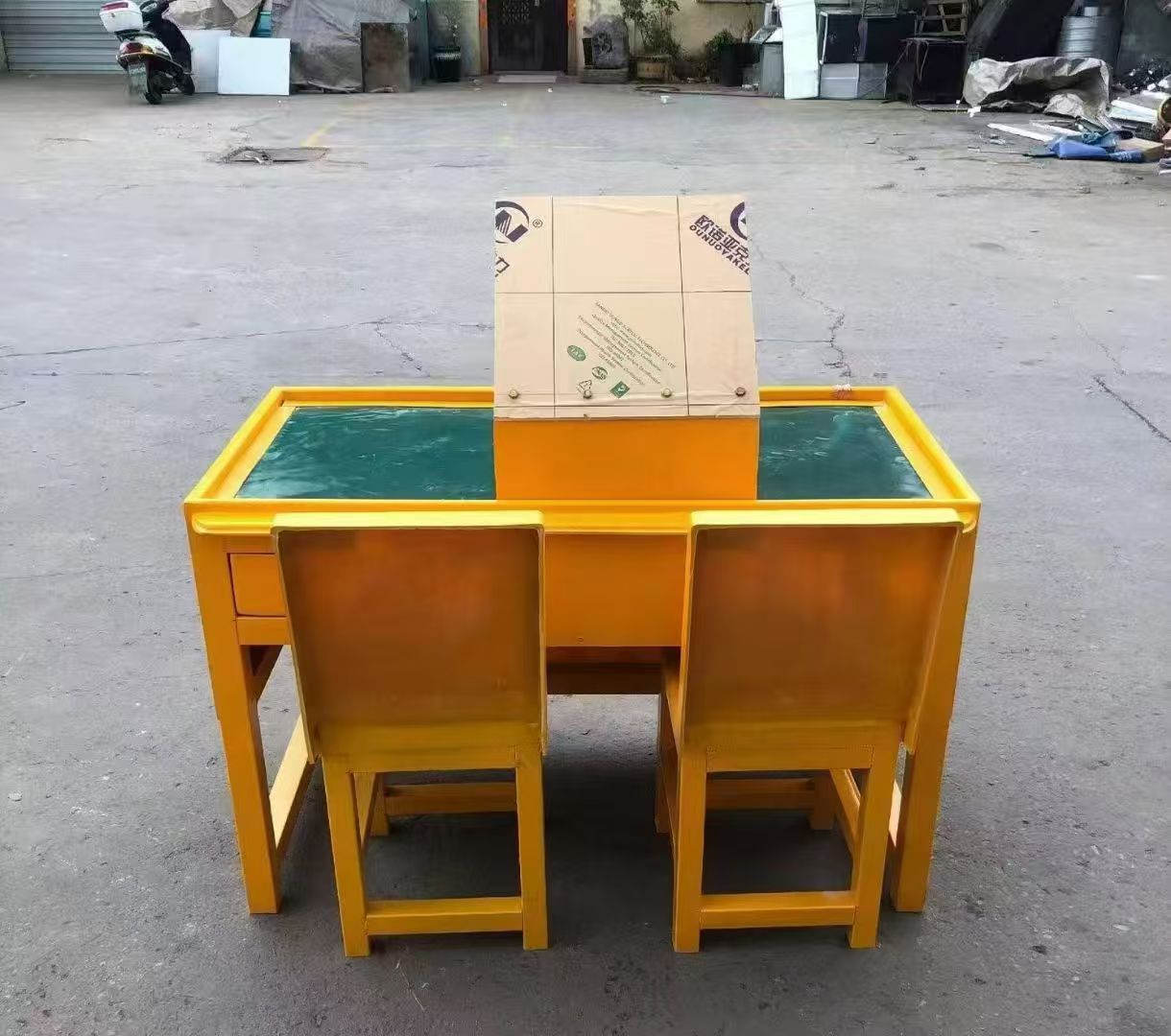 沈丘防静电导通桌井下煤矿火工品发放桌：危险品流转的安全守护者